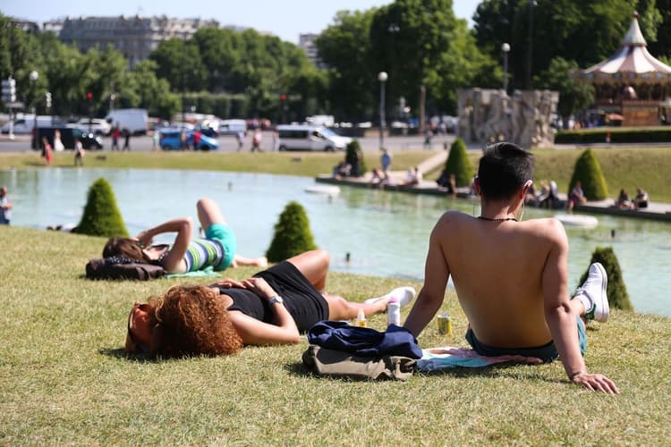 Image d'illustration pour Premières fortes chaleurs à Paris et en Ile de France