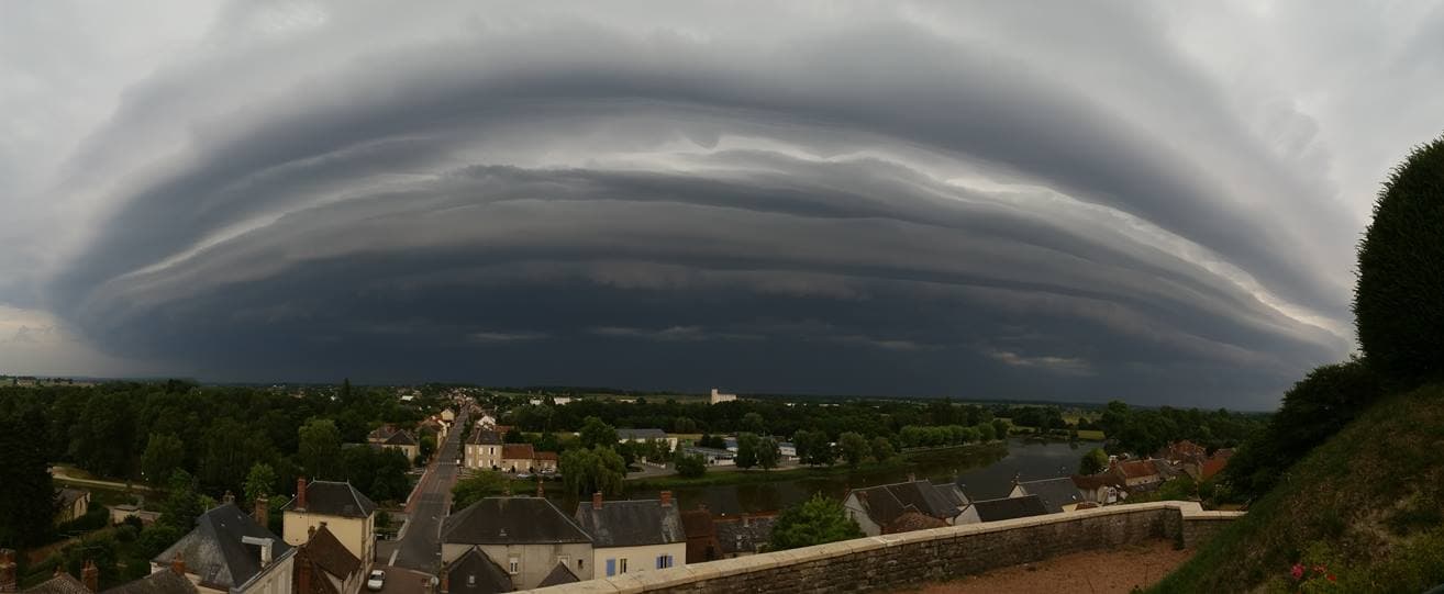 Image d'illustration pour La chaleur attise de violents orages