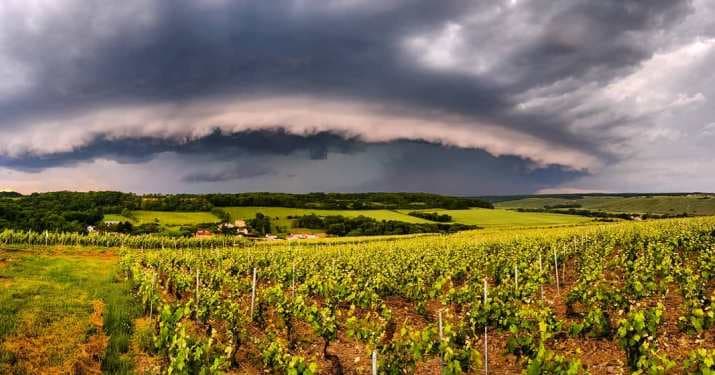 Image d'illustration pour Chaleur à l'Est attisant de violents orages