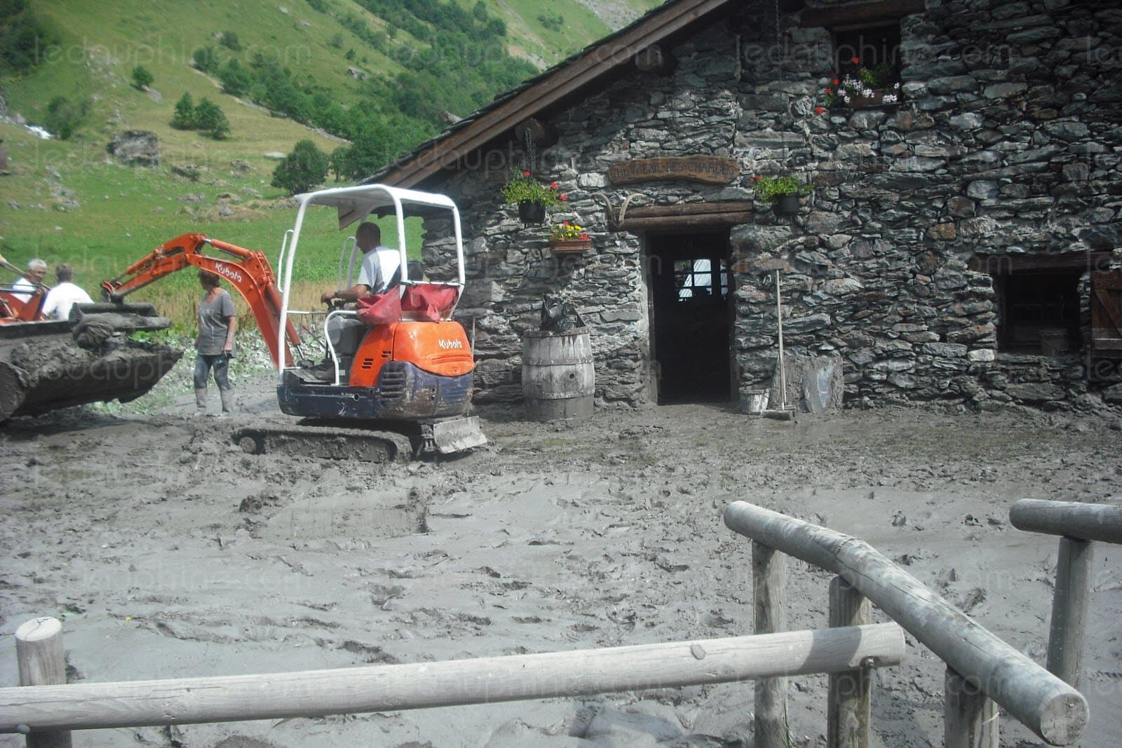 Image d'illustration pour Chaleur sur les Alpes : éboulement, chutes de séracs et crues