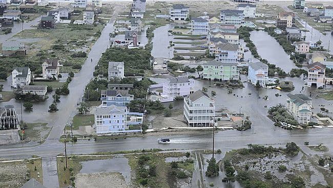 Image d'illustration pour Cyclone : tempête tropicale puis ouragan Arthur sur l'Atlantique