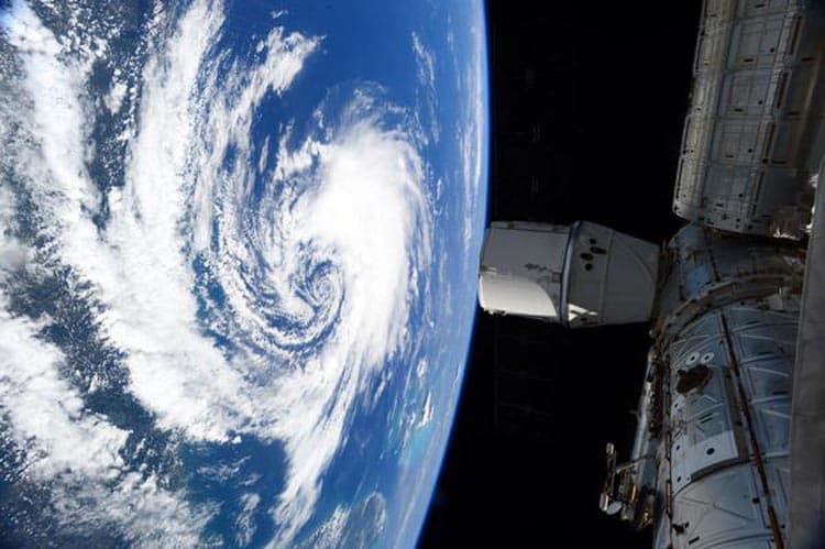 Image d'illustration pour L'ex ouragan Danny circule sur le Nord de l'Arc antillais