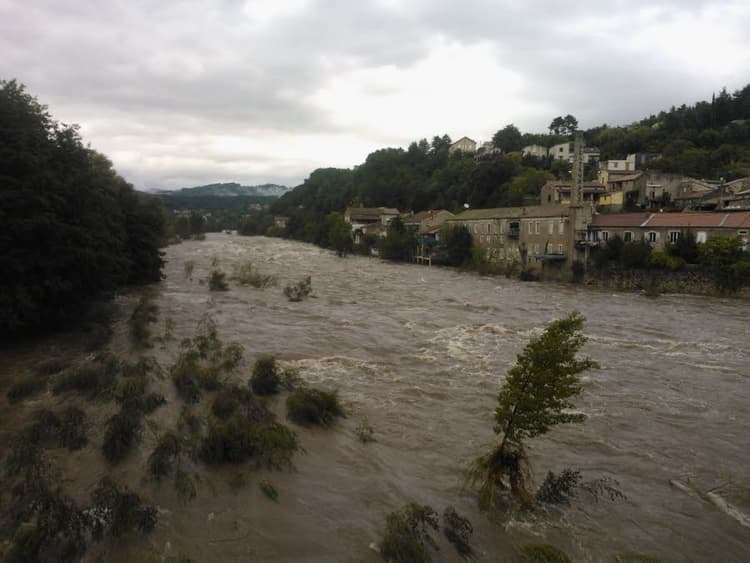 Image d'illustration pour Orages stationnaires, crues et inondations sur l'Ardèche et la Lozère