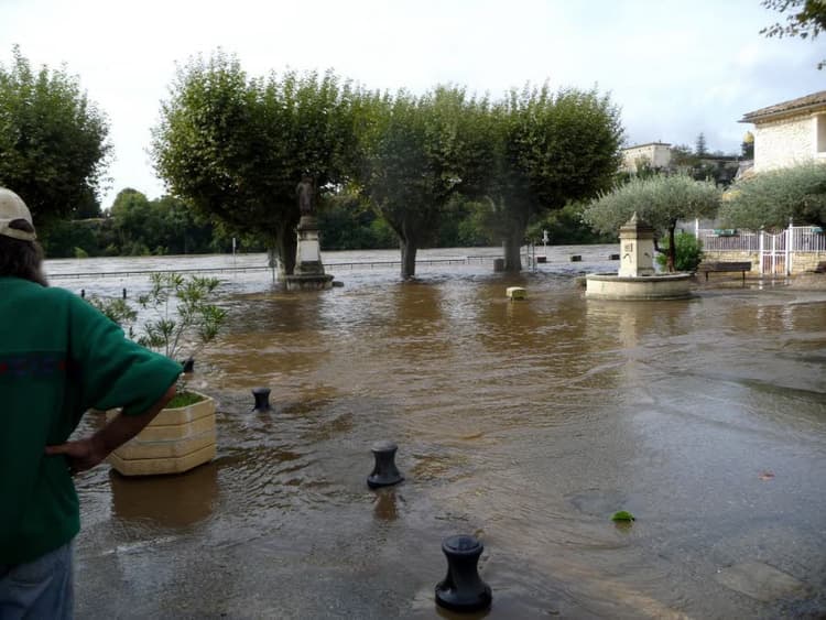 Image d'illustration pour Orages stationnaires, crues et inondations sur l'Ardèche et la Lozère
