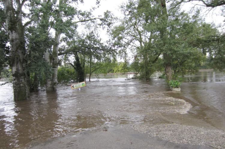 Image d'illustration pour Orages stationnaires, crues et inondations sur l'Ardèche et la Lozère