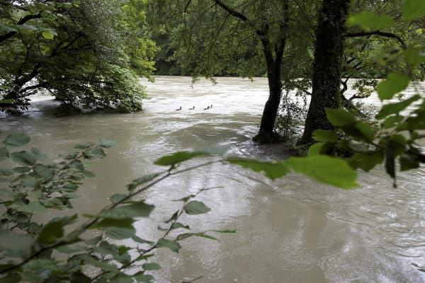 Image d'illustration pour Fortes pluies sur le Centre Est - inondations et coulés de boue en Suisse