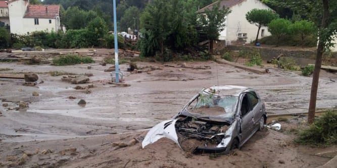 Image d'illustration pour Orages stationnaires, crues et inondations sur l'Hérault et le Gard (4 morts)
