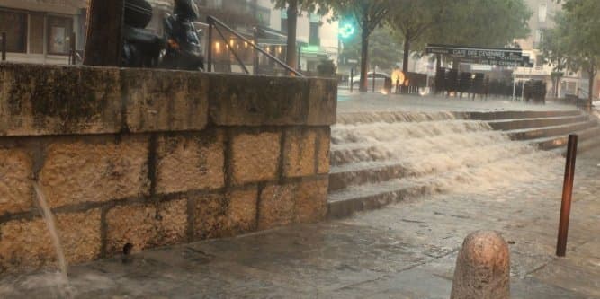 Image d'illustration pour Orages stationnaires, crues et inondations sur l'Hérault et le Gard (4 morts)