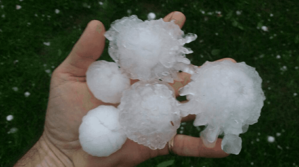 Image d'illustration pour Orage de grêle violent sur Yvelines, Val d'Oise, Oise, Aisne - énormes grêlons