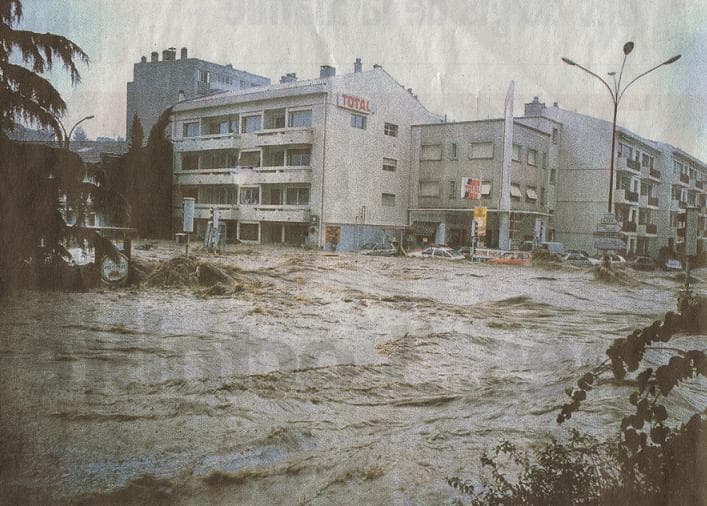 Image d'illustration pour Orage catastrophique à Nîmes le 3 octobre 1988