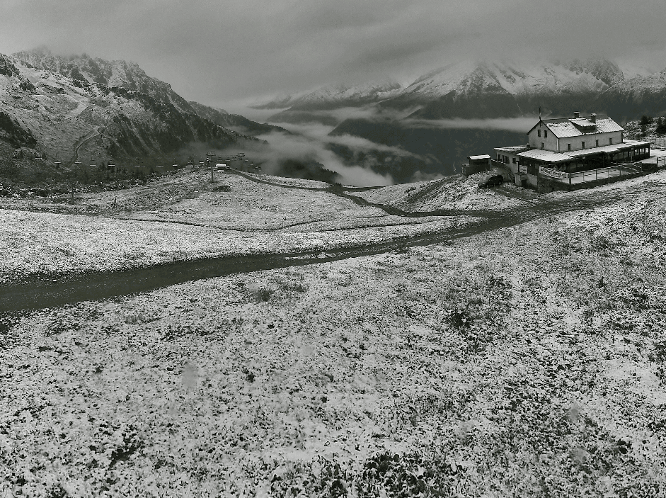 Image d'illustration pour Neige dans les Alpes : blanc jusque vers 1800 m sur les Savoie