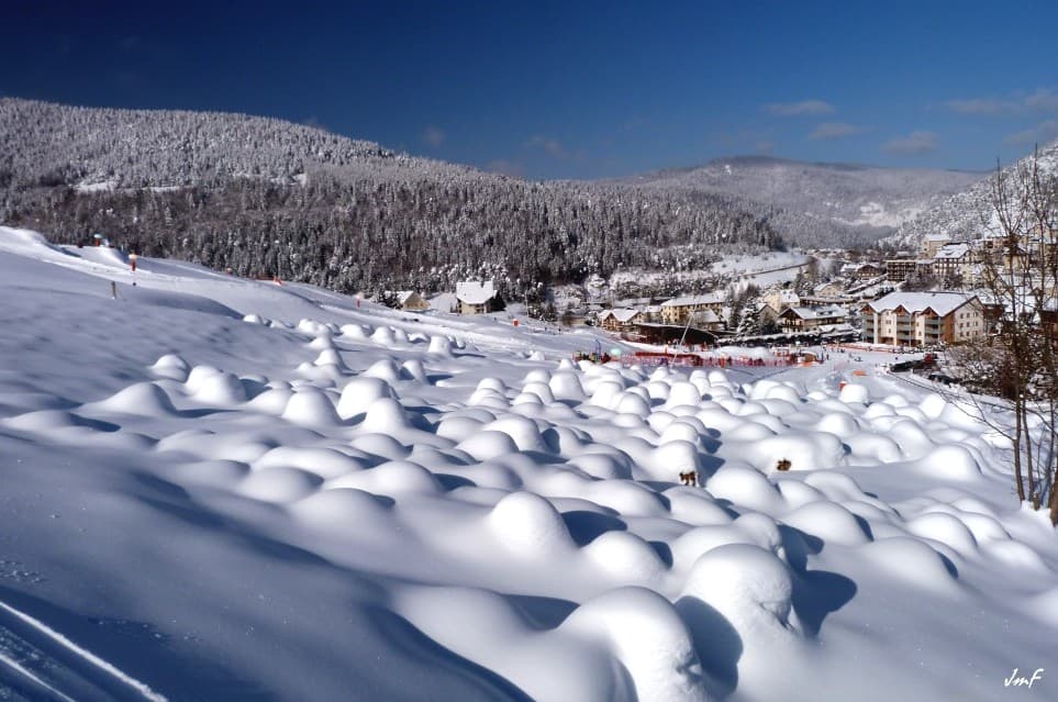 Image d'illustration pour Vacances aux sports d'hiver : enneigement et avalanche