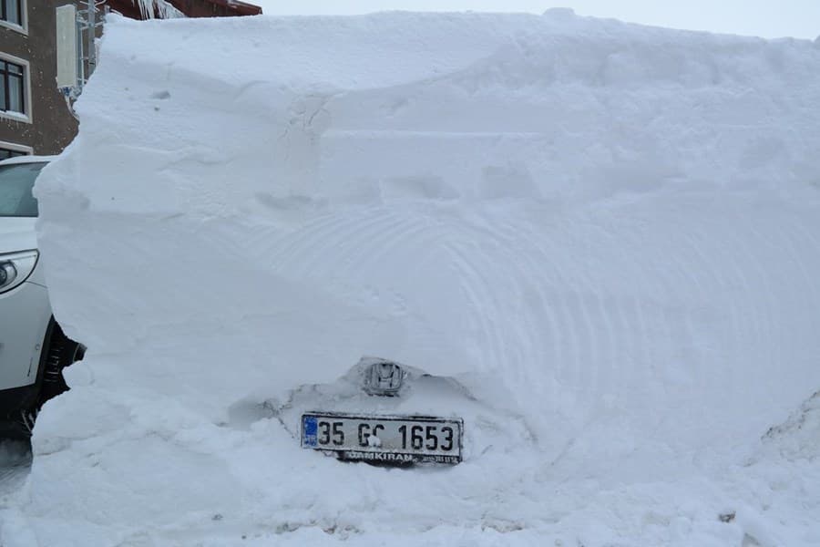 Image d'illustration pour Tempête de sable au Moyen Orient - Neige en Turquie