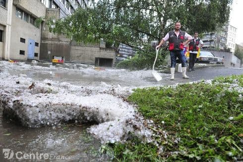 Image d'illustration pour Orage fort en Auvergne et Bourgogne - inondations à Clermont Ferrand