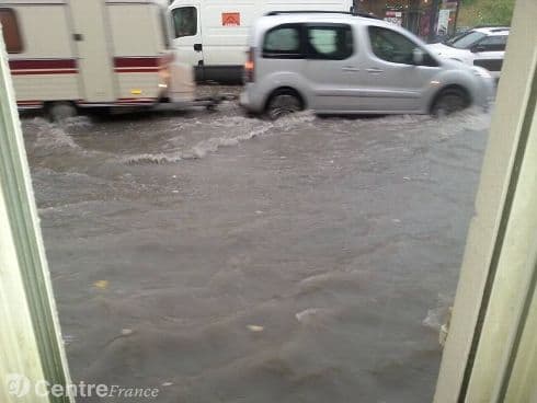 Image d'illustration pour Chaleur et nombreux orages sur la France : foudre, grêle et fortes averses