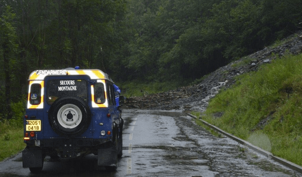 Image d'illustration pour Orage violent : foudre, grêle et coulées de boue après les fortes chaleurs