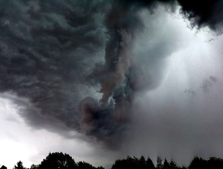 Image d'illustration pour De violents orages dans un contexte très dynamique