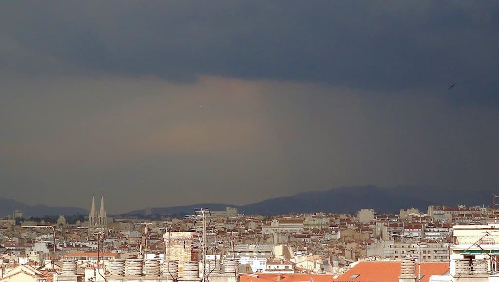 Image d'illustration pour Les orages et la foudre font encore des dégâts au Sud