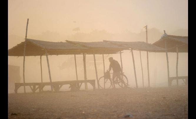 Image d'illustration pour Orage, tempête de sable et canicule en Inde