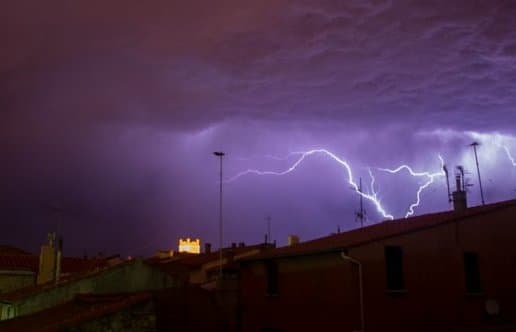 Image d'illustration pour Orage : blessés et évacuations en Languedoc Roussillon / Bouches du Rhône