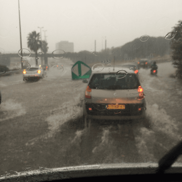 Image d'illustration pour Orage violent sur le Var et les Bouches du Rhône - un mort à Bandol
