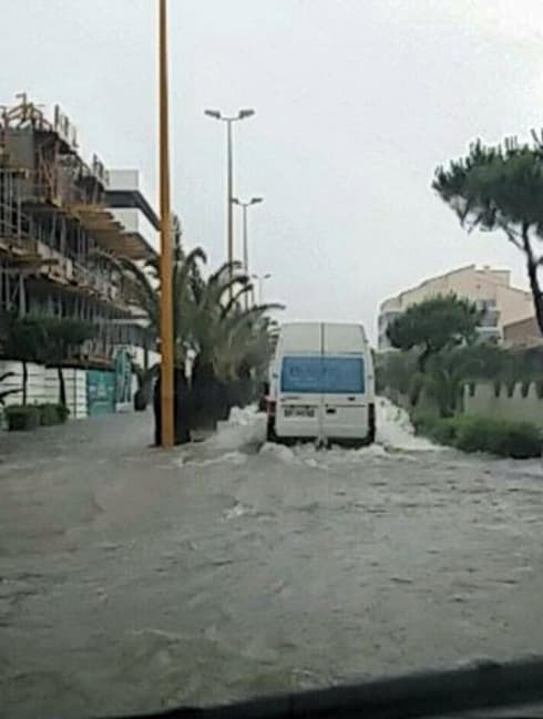 Image d'illustration pour Forts orages en Languedoc Roussillon : inondations & foudre font des dégâts