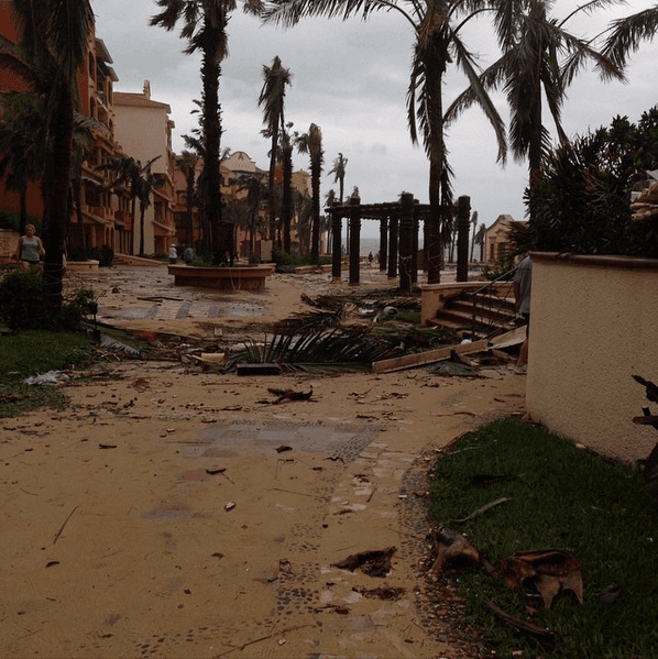 Image d'illustration pour Cyclones au Mexique : l'ouragan Odile fait des dégâts, la tempête Polo menace