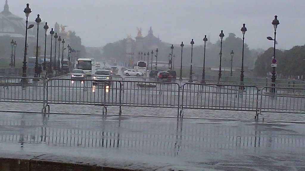 Image d'illustration pour Pluies, nuages et fraîcheur à Paris et en Ile de France