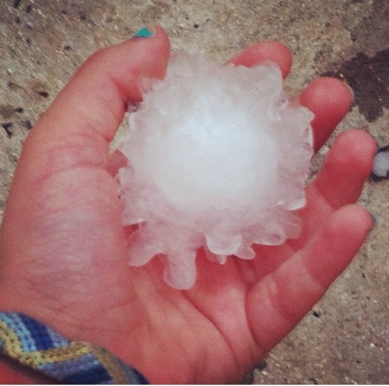 Image d'illustration pour Orage de grêle violent sur Yvelines, Val d'Oise, Oise, Aisne - énormes grêlons