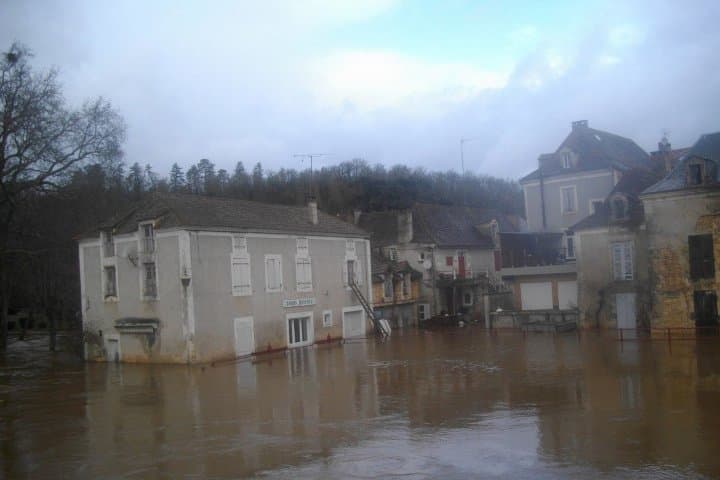 Image d'illustration pour Fortes pluies et inondations dans le Sud-Ouest et près des massifs