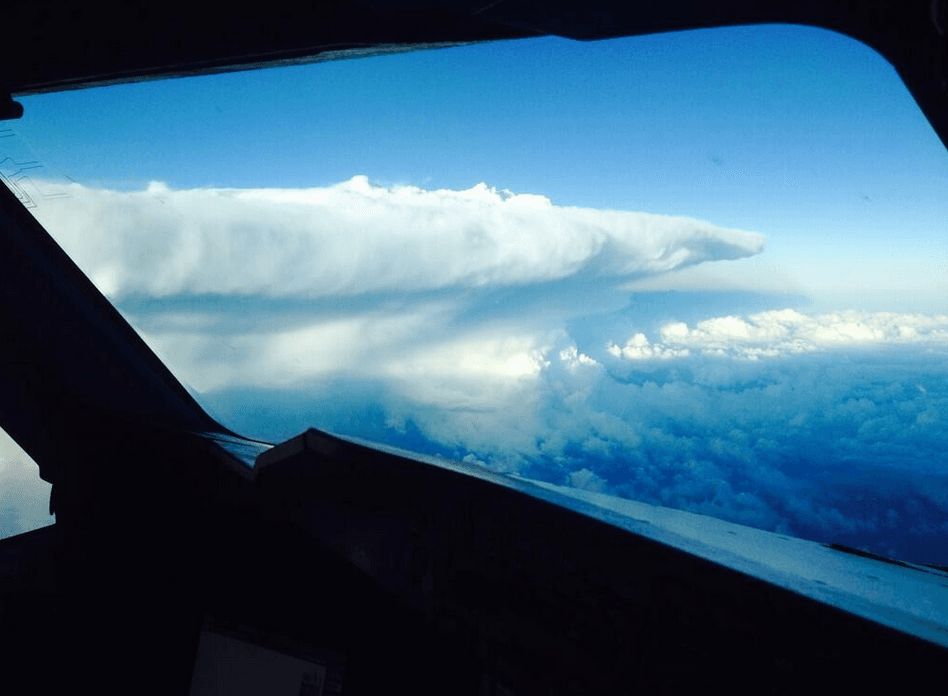 Image d'illustration pour Orages : supercellules vues du ciel vers le Centre et l'Ile de France