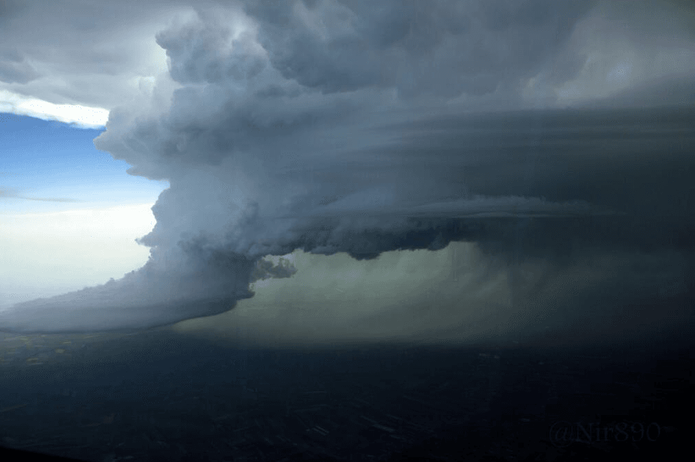 Image d'illustration pour Orages : supercellules vues du ciel vers le Centre et l'Ile de France