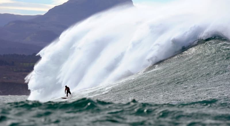 Image d'illustration pour Les surfeurs profitent de la Belharra