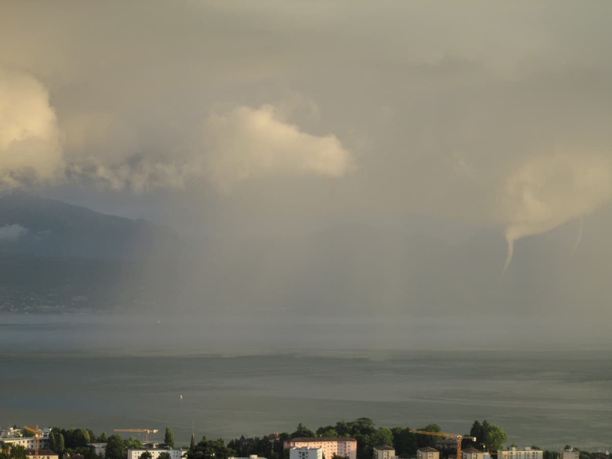 Image d'illustration pour Orages violents en Corse - Trombe sur le Léman