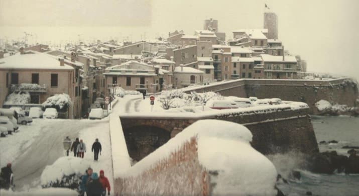 Image d'illustration pour Plus de 30 cm de neige sur la Côte d'Azur en janvier 1985