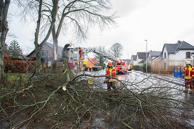 Image d'illustration pour Bilan météo du week-end : tempêtes au Nord & records de chaleur au Sud