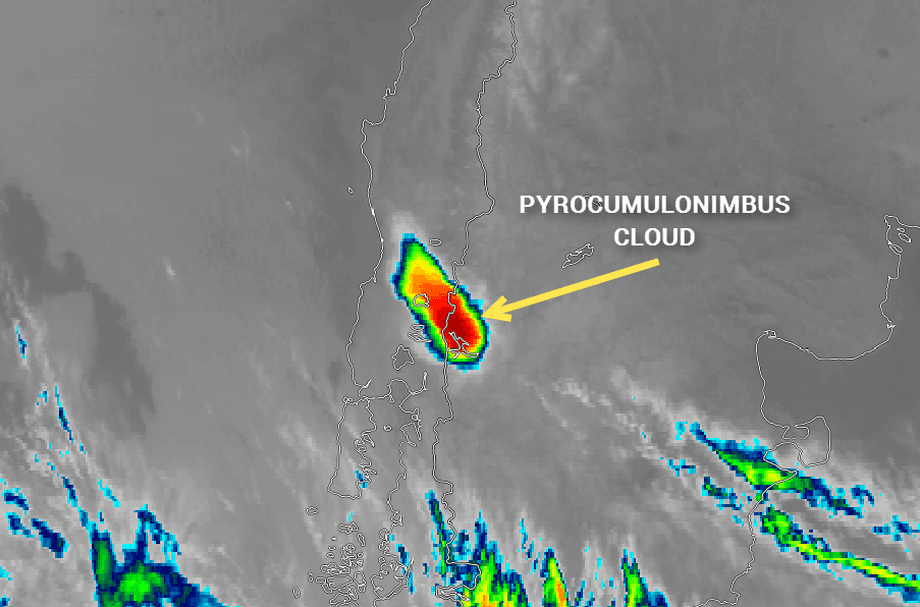 Image d'illustration pour Volcan Calbuco au Chili : pyrocumulonimbus et foudre volcanique